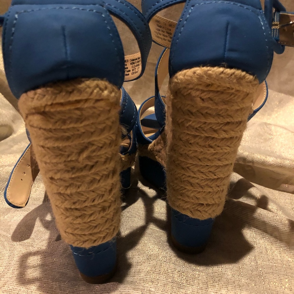 Heels - Picture 4 of 4